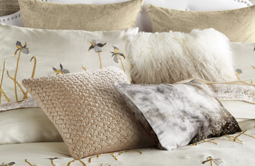 Chic Pillows and Blankets for Your Home