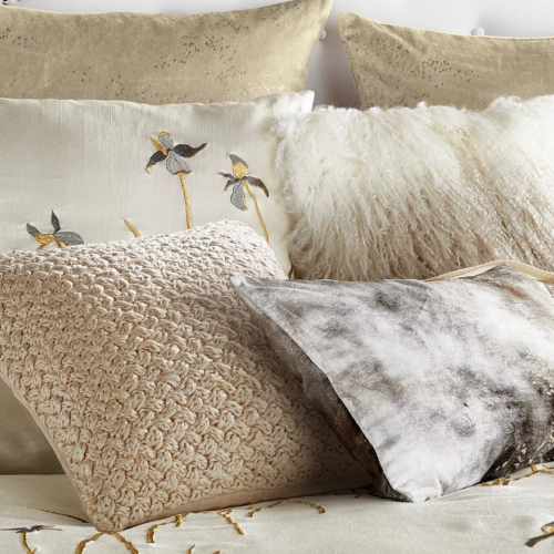 Chic Pillows and Blankets for Your Home