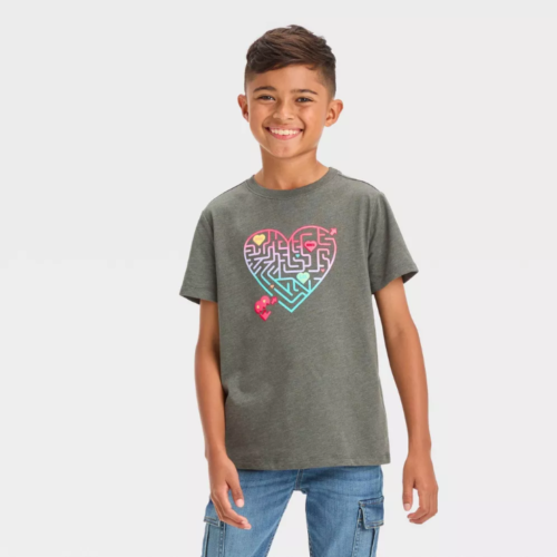 boy wearing t shirt