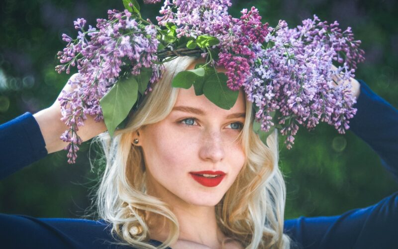 girl with natural makeup and flower head band