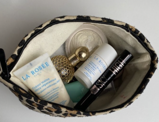 Why You Should Carry a Pouch of Essentials In Your Purse 