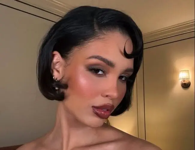 Auntie No More: The Side Part Bob Just Got a Glow Up
